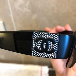 CHANEL SUNGLASSES- BARELY TOUCHED